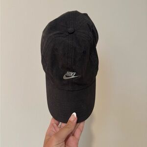 Nike Black Baseball Hat with Iconic Swoosh